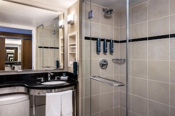 Executive Suite, 1 King Bed with Sofa bed, Hearing Accessible (Hearing)