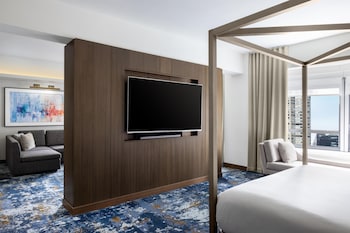Presidential Suite, 1 King Bed with Sofa bed, Corner