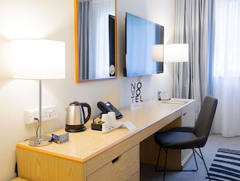 Executive Room, 1 Queen Bed, Mobility Accessible