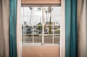 Room, 1 King Bed, City View (Boulevard)