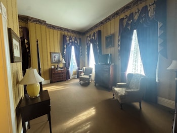 Room, 1 Queen Bed (John R. Lynch)