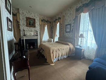Room, 1 King Bed (The Ullman Room)