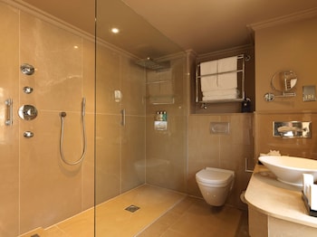 1 Bedroom Suite (Newly refurbished)