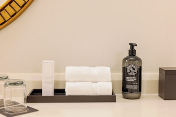 Luxury Room, 1 King Bed, Accessible