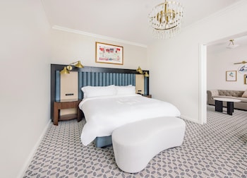 Signature Suite
