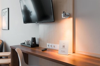 Comfort Room, 1 King Bed (with Sofabed)