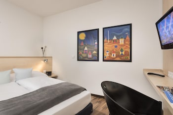 Suite, 1 King Bed (Shower Only;Cozy Sitting Corner)