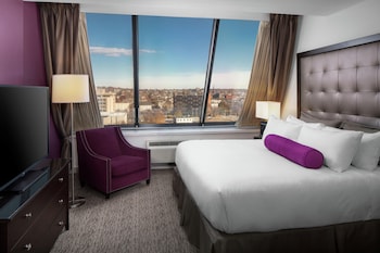 Room, 1 King Bed, Mountain View