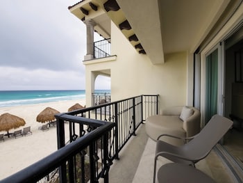Royal Suite King Hot Tub adults only +18
