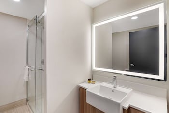 Standard Room, 1 King Bed, Non Smoking, Refrigerator & Microwave
