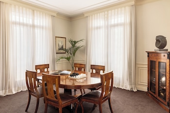 Castellana Presidential Suite Red Level