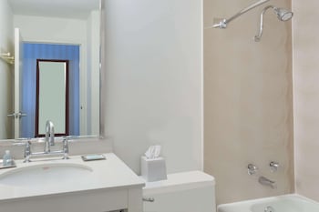 Standard Room, 2 Queen Beds, Non Smoking