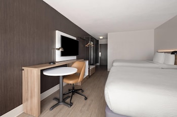 Standard Room, 2 Double Beds, Non Smoking