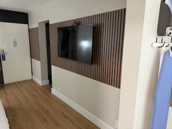 Suite, 1 King Bed, Non Smoking (with Sofabed)