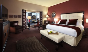 Classic Room, 1 King Bed (Montreal View)