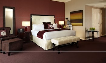 Premium Room (Montreal View)
