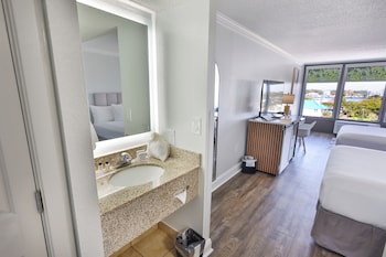 Room, 2 Queen Beds, City View
