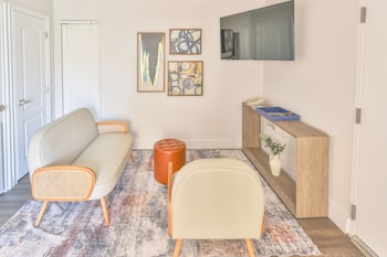 Studio, 1 King Bed (Bahama, Partial View)