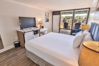 Room, 1 King Bed (First Floor)