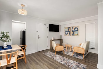 Studio, 1 King Bed (Bahama, Partial View)