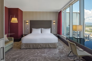 Deluxe Room, 1 King Bed with Sofa bed