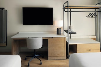 Room, 2 Queen Beds, Harbor View