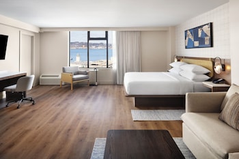 Junior Suite, 1 King Bed with Sofa bed, Harbor View