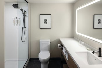 Junior Suite, 1 King Bed with Sofa bed, Harbor View