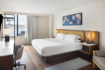 Premium Single Room, 1 King Bed