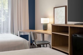 Room, 2 Queen Beds, Non Smoking