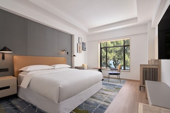 Club Room, 1 King Bed