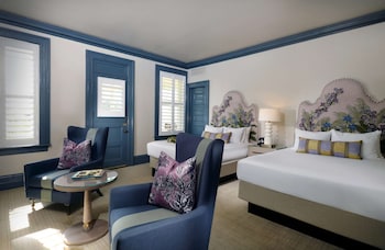 Clubhouse Deluxe Two Queens