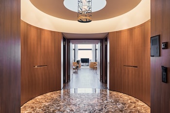 Carezza Suite, 230 m2, inspired by Alberto Giacometti, Butler, Spa Access (12 years+)
