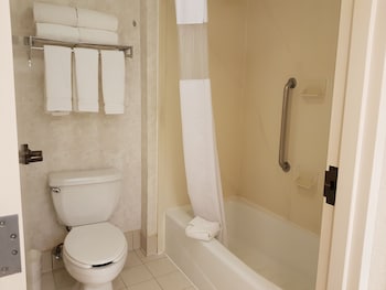 Room, 1 King Bed, Non Smoking (Spacious Room)