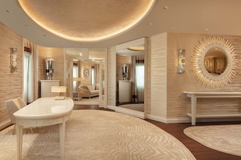 Presidential Suite, 1 King Bed, City View