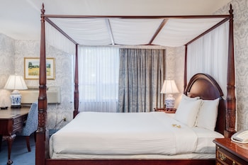 Deluxe Room, 1 Queen Bed