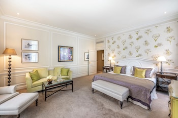 Junior Suite, city or courtyard view