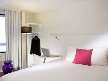 Standard Room, 1 Double Bed with Sofa bed, Accessible