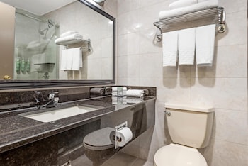 Standard Room, 2 Queen Beds, Non Smoking, Refrigerator & Microwave (Walk-in Shower)
