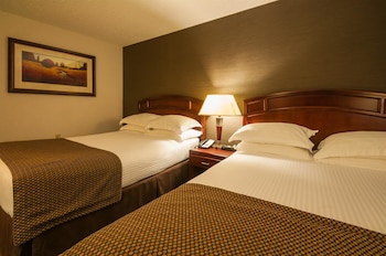 Standard Room, 2 Queen Beds, Non Smoking, Refrigerator & Microwave (Walk-in Shower)