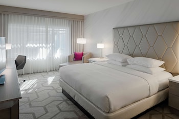 Room, 1 King Bed, Accessible, Bathtub (Mobility)