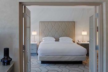 Suite, 1 King Bed (Kingsley)