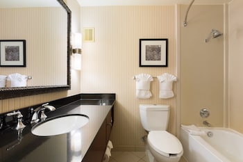 Premium Room, 1 King Bed with Sofa bed (High Floor)