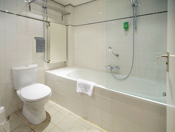 Twin Room (Bath and Terrace)