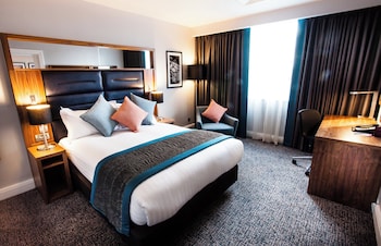 Standard Room, 1 Queen Bed with Sofa bed