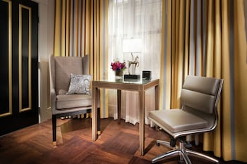 Room, 1 Queen Bed (Starlet)