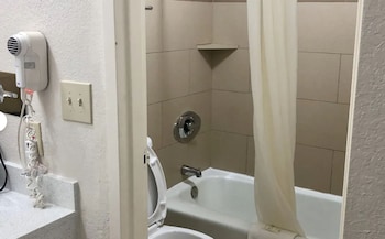 Basic Room, 1 King Bed, Non Smoking