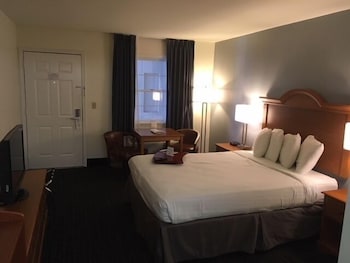 Standard Room, 1 Queen Bed
