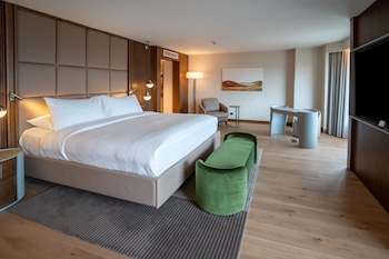 Suite, 1 Double Bed, Kitchenette
