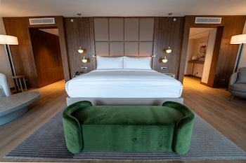 Suite, 1 Double Bed, Kitchenette